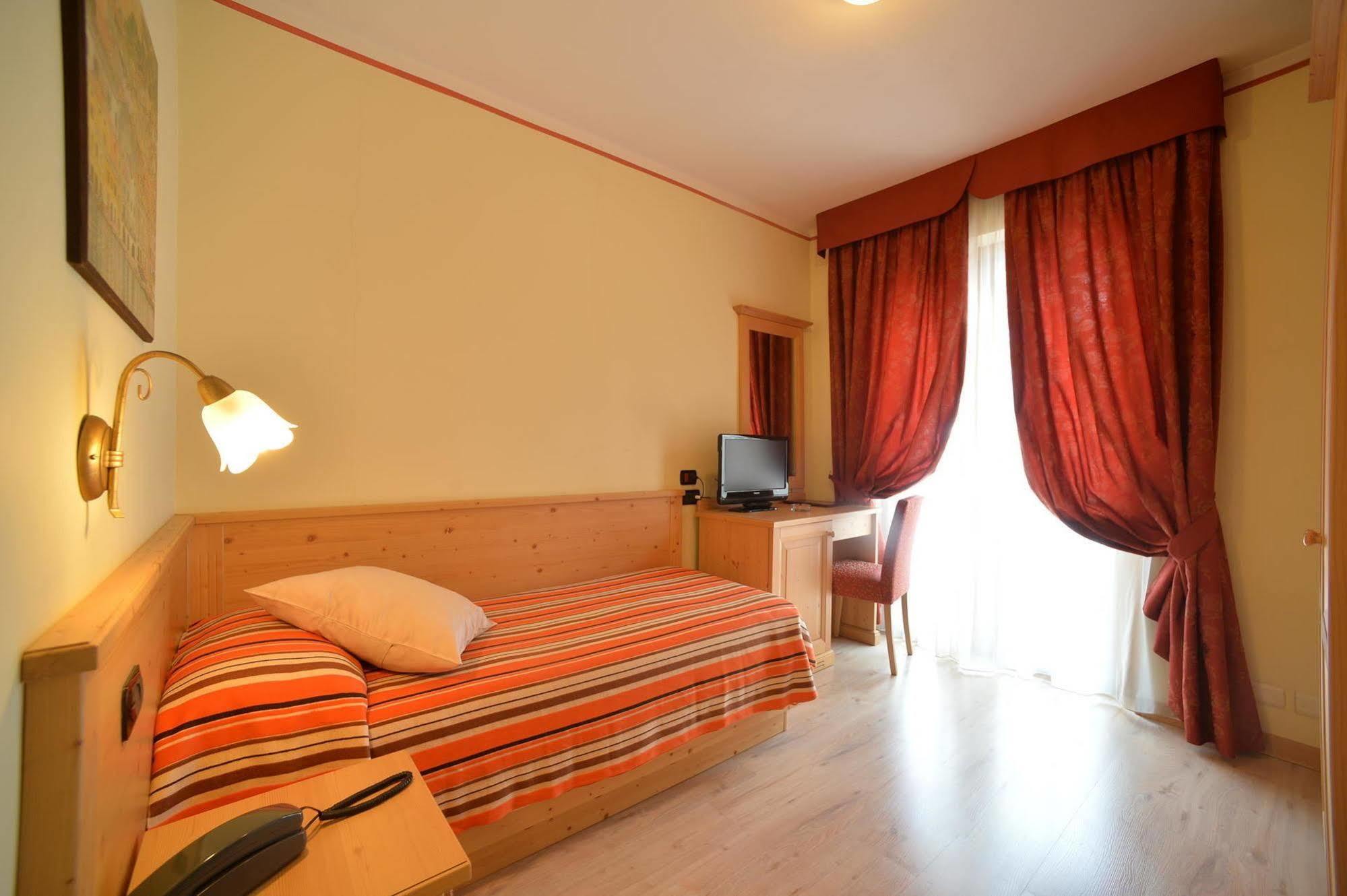 Residence Canada Pinzolo Exterior foto